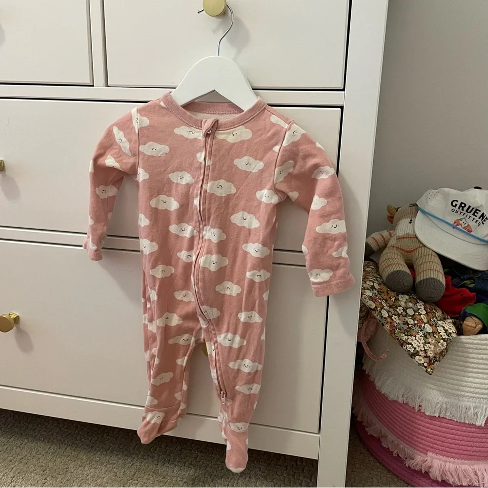 Old Navy 3-6 Month Cloud Print Footie 2-way zip